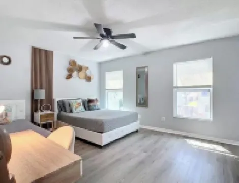 Seabreeze garden oasis, jacuzzi, golf, mins ->beaches