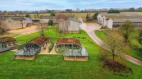 Stunning Sustainable Pod on Old Chalford Farm! Hotel di Chipping Norton