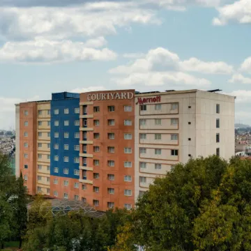 Courtyard Toluca Tollocan