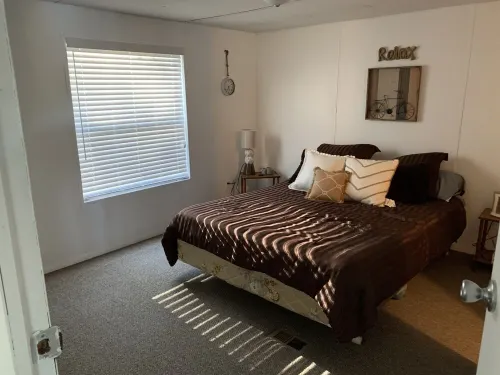 Peaceful Lake Retreat Hotels in McCormick County