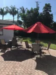 SPACIOUS 2bd, washer/dryer, private patio, grill