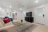 Private guest suite- Sleep & Bike, UPDATED!