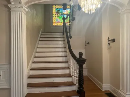 Historic Old West End Devilbiss Mansion, with three floors of luxury to enjoy. Отели рядом с достопримечательностью «Сигейт Конвеншен Сентр»