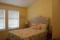 Classic Nags Head Style Cottage - 4 tähden