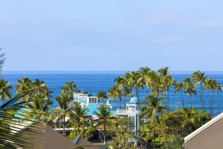 OCEAN VIEW! – 603 KAILUA VILLAGE!  NEW INTERIOR DOWNTOWN KONA - 1 BLOCK TO BAY!