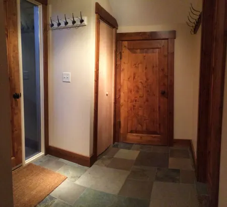 Bright, Modern Loft. 5 Miles to Ski Resort, National Park, or Downtown Jackson Отели в г. Уилсон