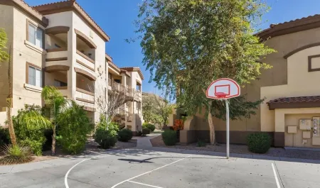 Resort Style Vacation Condo Отели рядом с достопримечательностью «Суперстишен Гейтуэй Запад»