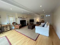East Hampton Village Getaway - right off Main Street