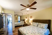 Newly Remodeled--2 Minute Walk to Charley Young Beach--Maui Vista #1216