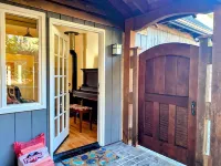 Stunning roomy 4-bedroom home, near the beach. Stay for a month @ 1/2 the price!