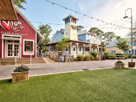 Baytowne Wharf - 4th Floor Corner Apartment