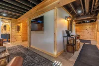 驚艷3卧室木結構滑雪度假屋，佔地6英畝 - 民宿