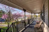 Quaint, Spacious, And Minutes From Everything You Want To See In Chattanooga