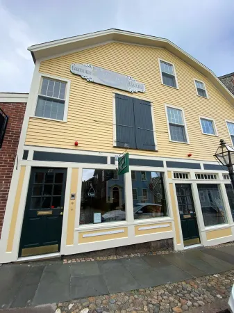 HATHAWAY HOME- Downtown Historic New Bedford, ACROSS FROM WHALING MUSEUM