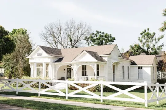 Historical Morrow House Season 5 Fixer Upper, Featured In Cottage Style Magazine