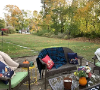 Quiet 2 bedroom 1 bath 3rd floor apartment close to everything