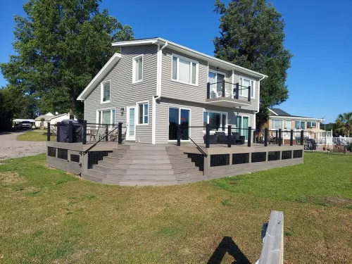 10 Mile View on Lake Murray, SC, Putting Green, Hot Tub, Lake Edge Fire Pit - 4-Star