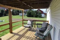 Lodge in the Pines near Wellsboro, Pa. Along Pine Creek. Hot Tub