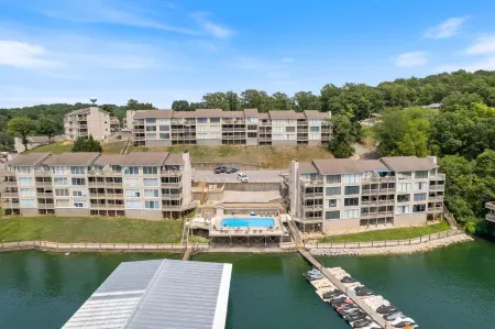 Lake of the Ozarks Get-Away! Experience the Ozarks! the Heart of Osage Beach!!