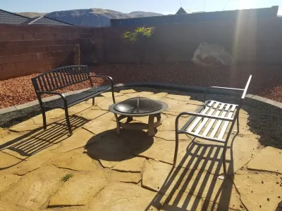 Beautiful Home Near Zions with Private Pool, Gazebo and Garage