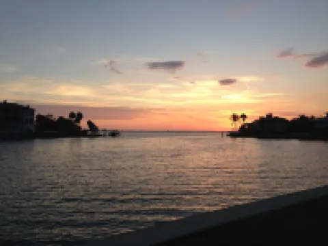 Light filled walk to bay 1 King BR,1 BA private cottage by the Ringling Museum