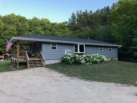 Beautiful Getaway In the UP!! Right on Snowmobile and ORV Trails