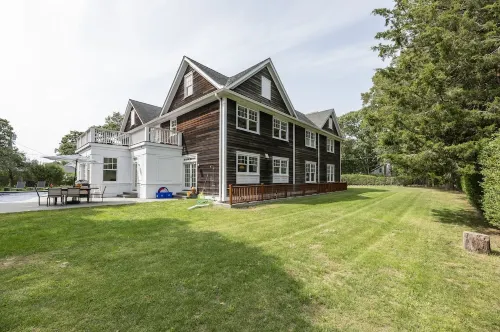 Mansion Near the Bay. 7 bedrooms! Chef’s kitchen. Hotels in North Sea