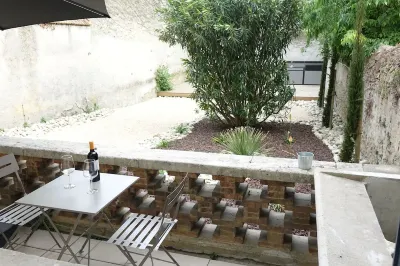 Tribus-Gites Urbains Carcassonne Hotels in Villemoustaussou