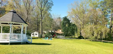 Private Pool for Your Summer 2026 Vacation! Отели в г. Клир Крик