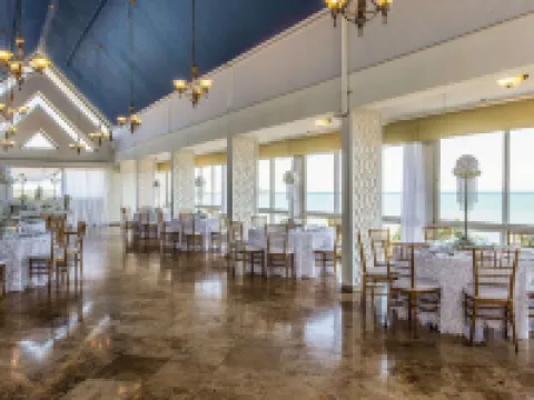Comfort Inn & Suites Hotels in Levittown
