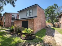 Texas-Sized Comfort w/ Pool Near DHR- Sleeps 14