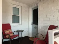 Cozy 1-bedroom apartment in historic Dubuque with AC, WiFi