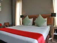 Baantoom Village and Resort Hotels in Amphoe Tha Mai