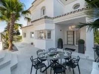 All About Villa Estrella de Oro Hotels in Benahavis