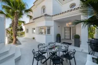 All About Villa Estrella de Oro