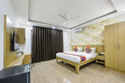 Luxe 8 Stayz Service Apartments Hotels in 