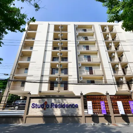 Studio Residence Sukhumvit 71 Отели рядом с достопримечательностью «Станция экспресс-поезда Ramkhamhaeng»