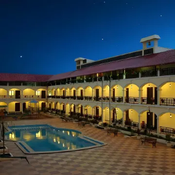 Hotel Kumararraja Palace