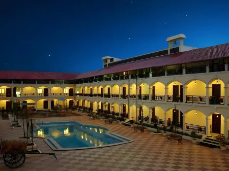 Hotel Kumararraja Palace Отели рядом с достопримечательностью «Kalandara Darga»