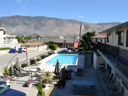 Osoyoos Lakeview Inn & Suites Отели в г. Осуюс