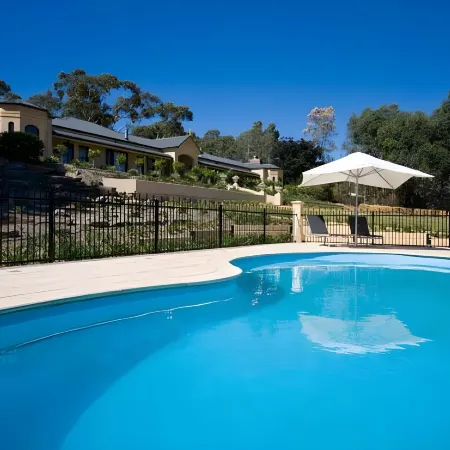 Brice Hill Country Lodge Отели в г. Клэр