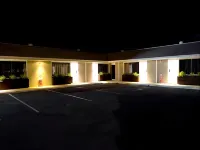 Bentley Motel - Motels