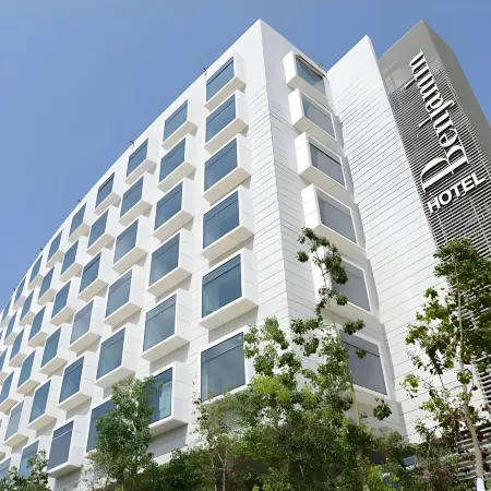 Benjamin Business Hotel Отели рядом с достопримечательностью «Пляж Ха-Цук»
