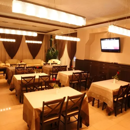 Iris Hotel