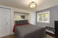 Spacious Layout │West Side │Walk Everywhere │Hot Tub │One Block to River Hotels near City Thrift