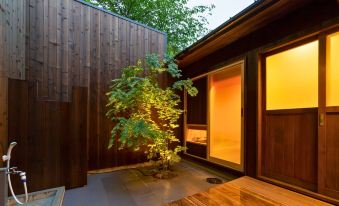 Sen Shichijo-Heian (Dog Friendly)
