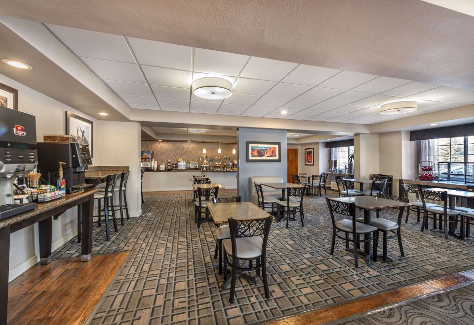 Best Western Plus Peak Vista Inn and SuitesOver view