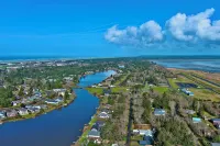 Ocean Shores studio with kitchenette-minutes from beach-Anchor Ashore Condo #1