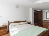 La Colombera Hotels near EIRA TERME