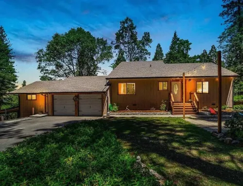 Secluded Woodland Escape with Panoramic Views Hotels in Twain Harte